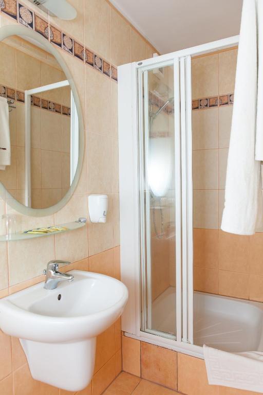 Hotel Rebajlo Пила Экстерьер фото
